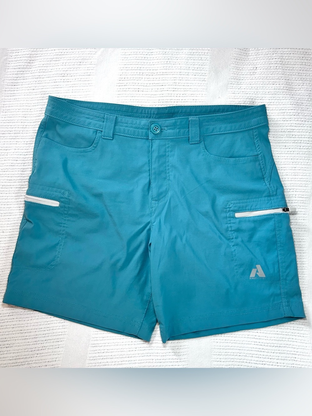 Eddie Bauer Women’s First Ascent Guide Pro Hiking Shorts Size 10 Teal/Turquoise